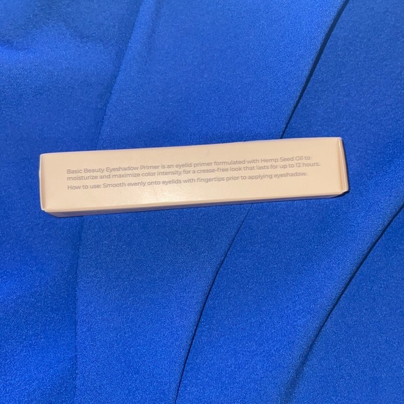 Basic Beauty Eyeshadow Primer - Picture 3 of 4